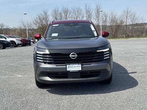 Gun Metallic/Scarlet Ember Tintcoat 2026 Nissan Kicks SV