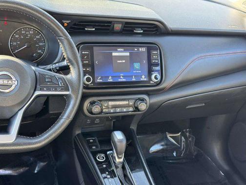 Boulder Gray Pearl 2023 Nissan Kicks SR