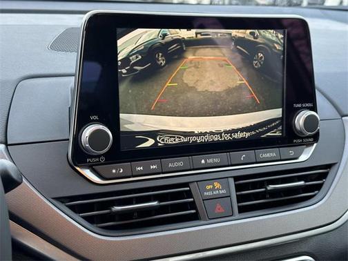 2025 Nissan Altima SR FWD