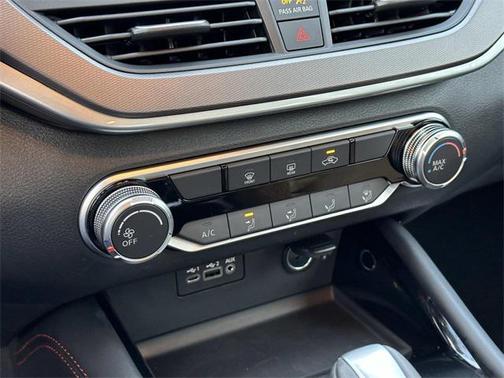 2025 Nissan Altima SR FWD