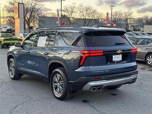 2024 Chevrolet Traverse LT