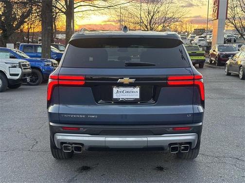 2024 Chevrolet Traverse LT