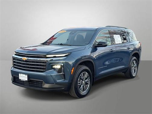 2024 Chevrolet Traverse LT