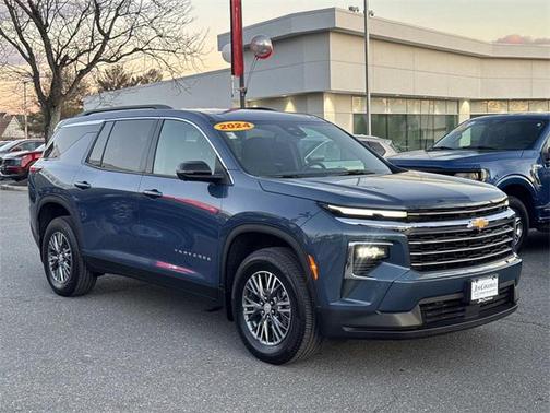 2024 Chevrolet Traverse LT