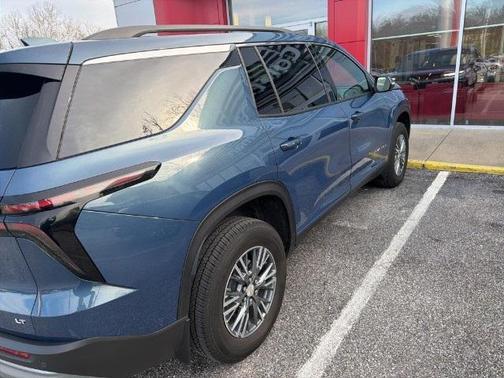 2024 Chevrolet Traverse LT