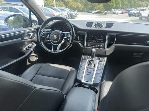 2017 Porsche Macan Base