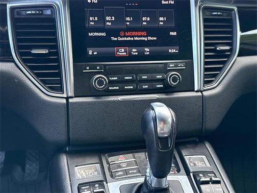 2017 Porsche Macan Base