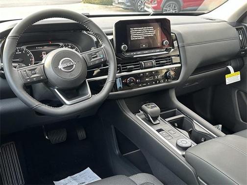 2025 Nissan Pathfinder SV 4WD