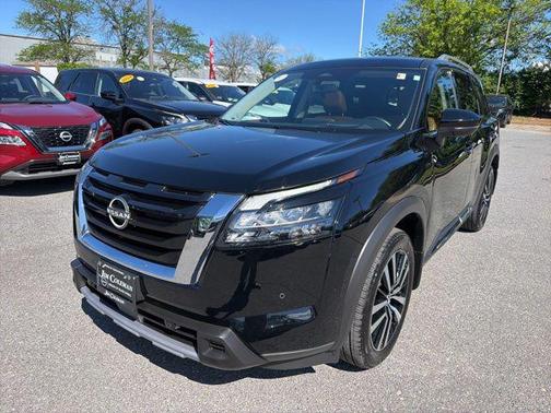 Super Black 2025 Nissan Pathfinder Platinum 4WD