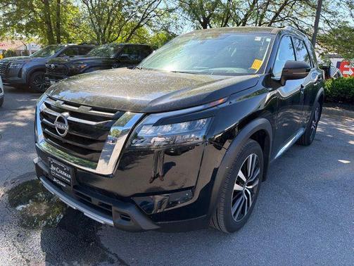 Super Black 2025 Nissan Pathfinder Platinum 4WD