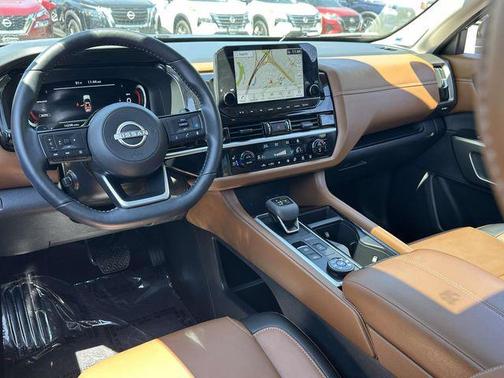 Super Black 2025 Nissan Pathfinder Platinum 4WD