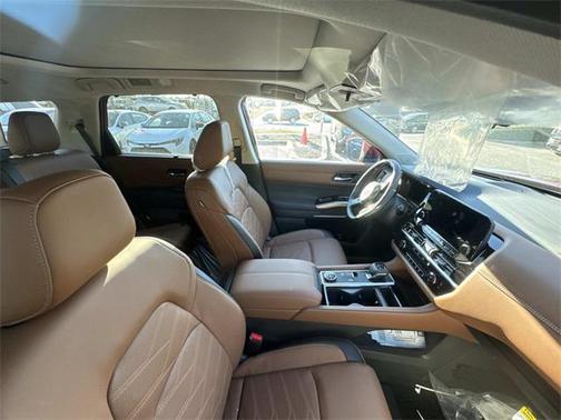 2025 Nissan Pathfinder Platinum 4WD