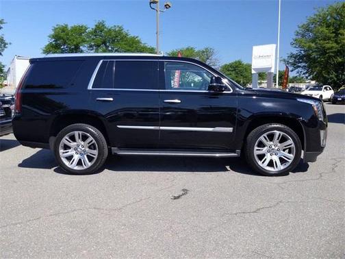 Photo 5 of 36 of 2016 Cadillac Escalade Luxury