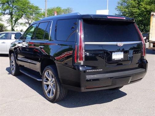 Photo 2 of 36 of 2016 Cadillac Escalade Luxury