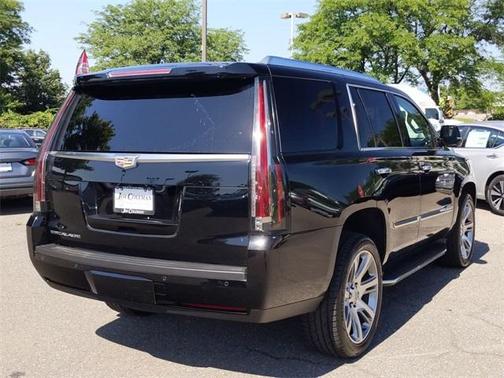 Photo 4 of 36 of 2016 Cadillac Escalade Luxury