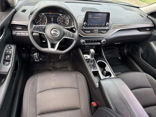 Gun Metallic 2024 Nissan Altima 2.5 SV