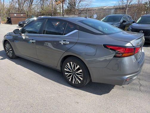 Gun Metallic 2024 Nissan Altima 2.5 SV