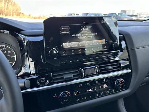 2025 Nissan Pathfinder SL 4WD