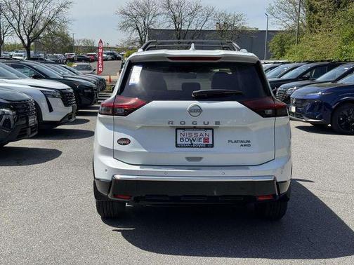 Everest White Pearl Tricoat 2026 Nissan Rogue Platinum