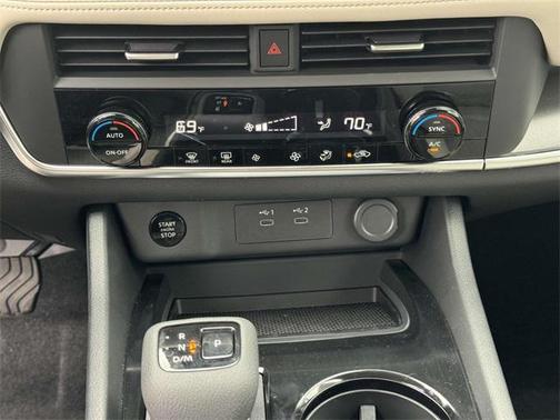 2025 Nissan Rogue SV