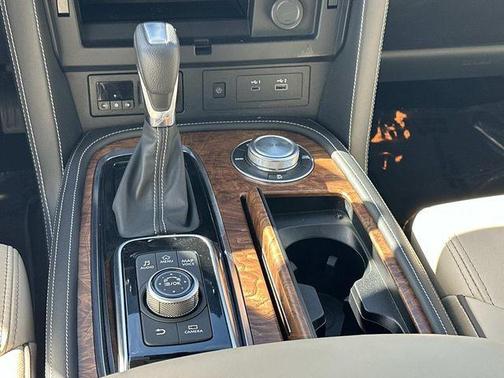 Aspen White Tricoat 2024 Nissan Armada SL 4WD