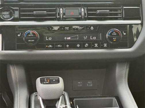 2025 Nissan Pathfinder SL 4WD