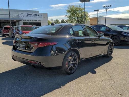 Photo 4 of 30 of 2019 Alfa Romeo Giulia Base
