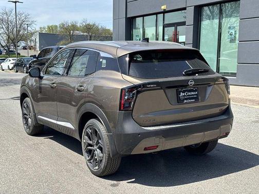 Canyon Bronze Metallic 2026 Nissan Kicks SR