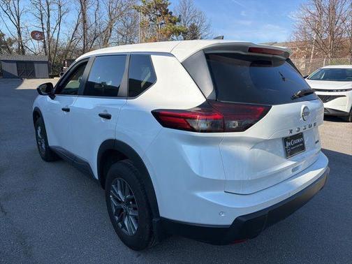 Everest White Pearl 2025 Nissan Rogue S