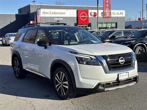 2025 Nissan Pathfinder Platinum 4WD