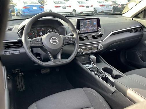 2025 Nissan Altima S FWD