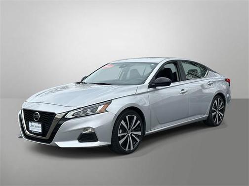 2022 Nissan Altima SR FWD