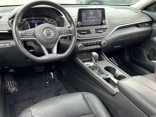 2022 Nissan Altima SR FWD