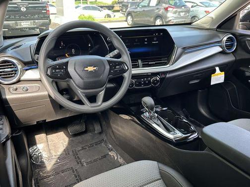 Mosaic Black Metallic 2026 Chevrolet Trax LT