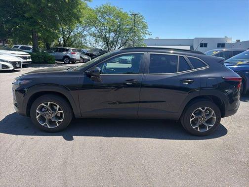 Mosaic Black Metallic 2026 Chevrolet Trax LT