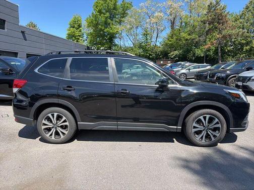 Crystal Black Silica 2022 Subaru Forester Limited