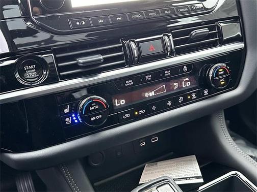 2025 Nissan Pathfinder Platinum 4WD