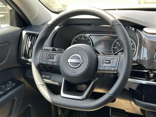 2025 Nissan Pathfinder SL 4WD