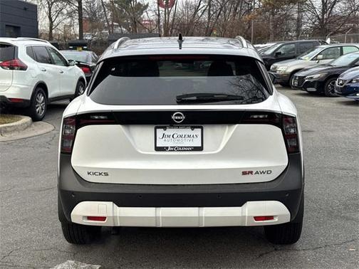 2025 Nissan Kicks SR