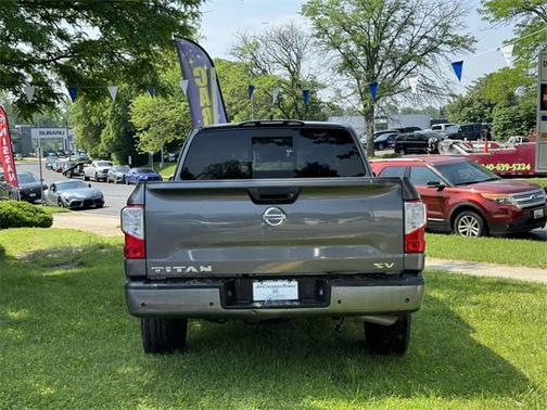 2022 Nissan Titan SV