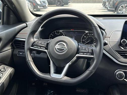 2021 Nissan Altima SR FWD