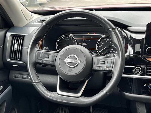 2022 Nissan Pathfinder SL 4WD