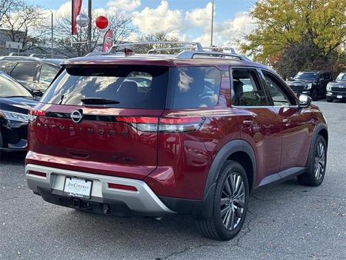 2022 Nissan Pathfinder SL 4WD