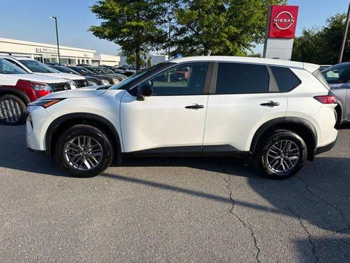 Everest White Pearl 2024 Nissan Rogue S