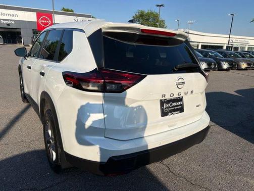 Everest White Pearl 2024 Nissan Rogue S