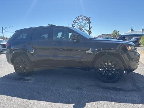 2021 Jeep Grand Cherokee Laredo