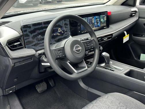 Super Black 2026 Nissan Kicks SV