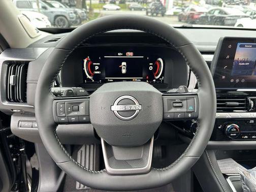 Super Black 2026 Nissan Pathfinder SL