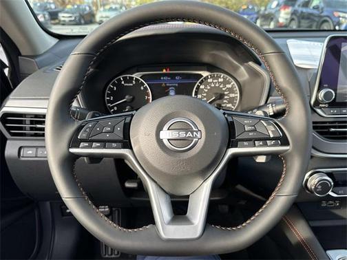 2025 Nissan Altima SR FWD