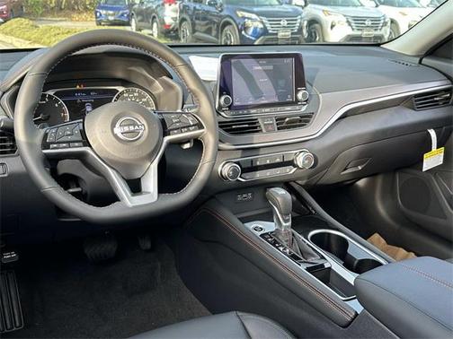2025 Nissan Altima SR FWD